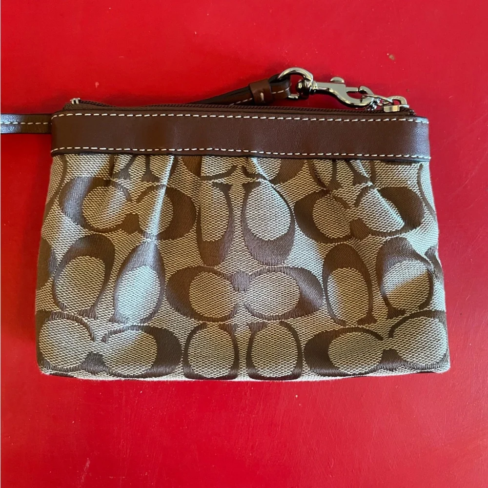 2 Coach signature C Wristlets Brown Black - Picture 3 of 13